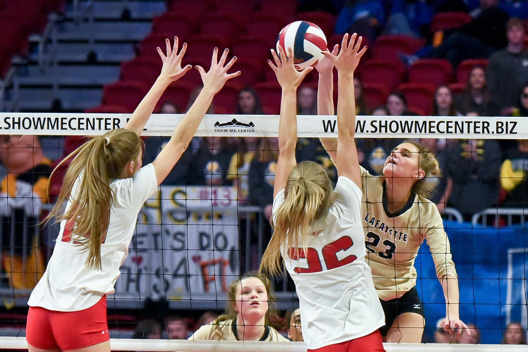 11/09/19 - Girls Volleyball - Class 4 state championship - Nixa vs Lafayette